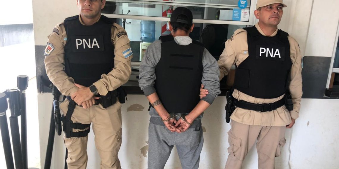 Prefectura Formosa detuvo a un hombre con pedido de captura internacional por violencia familiar