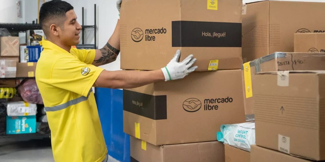 Aumento de sueldo para el personal de Mercado Libre: cobrarán $1.300.000 de básico, sin adicionales