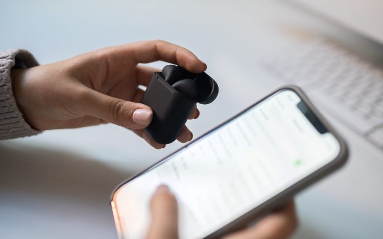 Celulares y desgaste auditivo: cuáles son los teléfonos que más radiación emiten