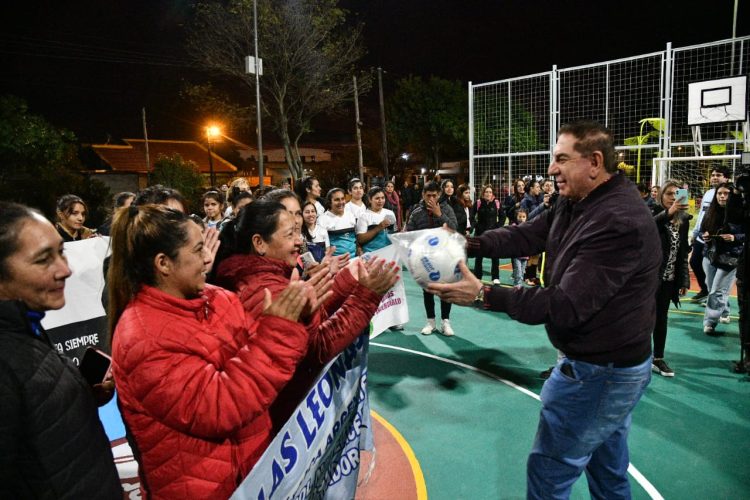 Jofré inauguró una nueva plaza y playón deportivo en el barrio San Pedro