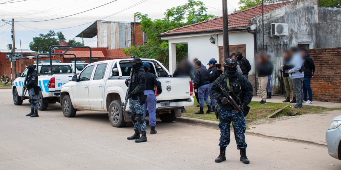 La Policía secuestró cocaína valuada en más de $ 12 millones y detienen a una pareja del barrio San Isidro Labrador