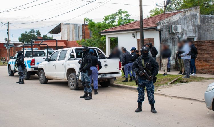 La Policía secuestró cocaína valuada en más de $ 12 millones y detienen a una pareja del barrio San Isidro Labrador