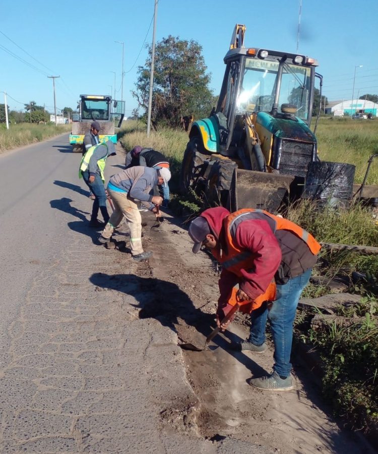 Intensas tareas de mantenimiento del espacio público y vías de circulación en la ciudad