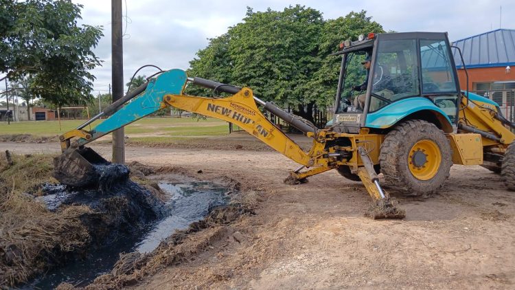 Fuerte intervención en bacheo, higiene urbana y mantenimiento de desagües pluviales