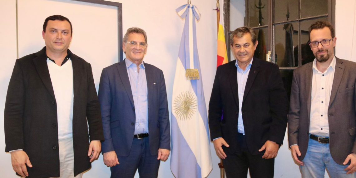 Basualdo gestiona ante el ministerio de Defensa por terrenos ociosos de Gendarmería, actualmente ocupados por aborígenes y criollos