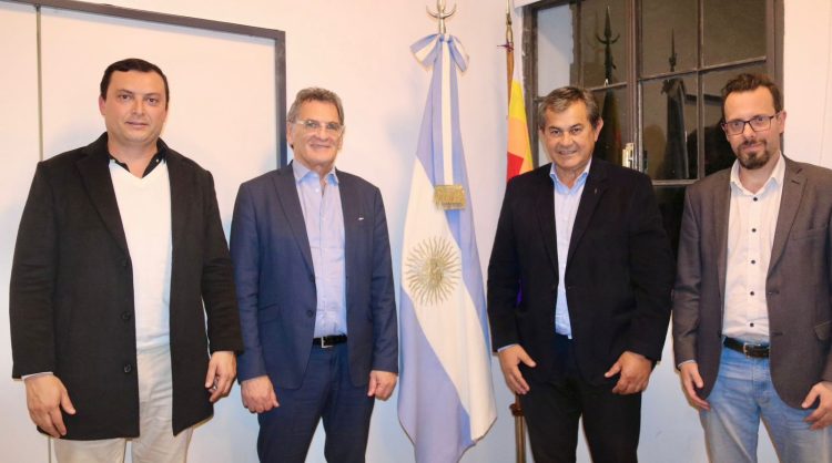 Basualdo gestiona ante el ministerio de Defensa por terrenos ociosos de Gendarmería, actualmente ocupados por aborígenes y criollos