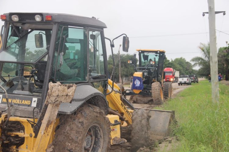 Marcelo Sosa realizó trabajos de perfilado de calles en el Circuito Cinco