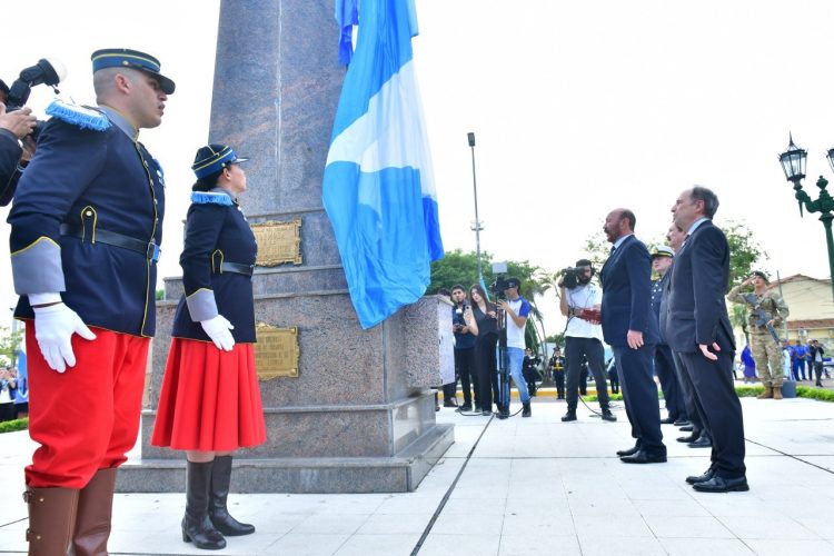 El gobernador Gildo Insfrán encabezó el acto de conmemoración por el Día de la Bandera