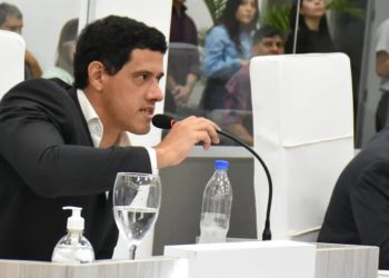El concejal Diego Herrera cuestionó al responsable de la cooperativa que gestionará “Fermoza”
