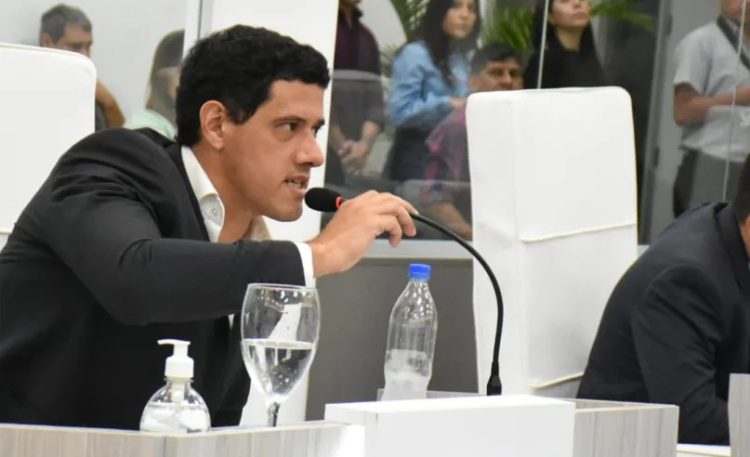 El concejal Diego Herrera cuestionó al responsable de la cooperativa que gestionará “Fermoza”