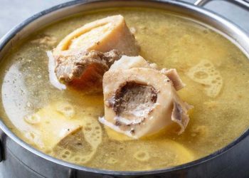 El caldo de huesos con calcio y colágeno que desinflama el cuerpo, fortalece las articulaciones y sube las defensas