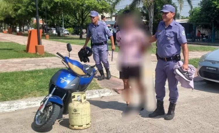 El joven del “fuck you” a Insfrán recuperó su moto y tubo de gas