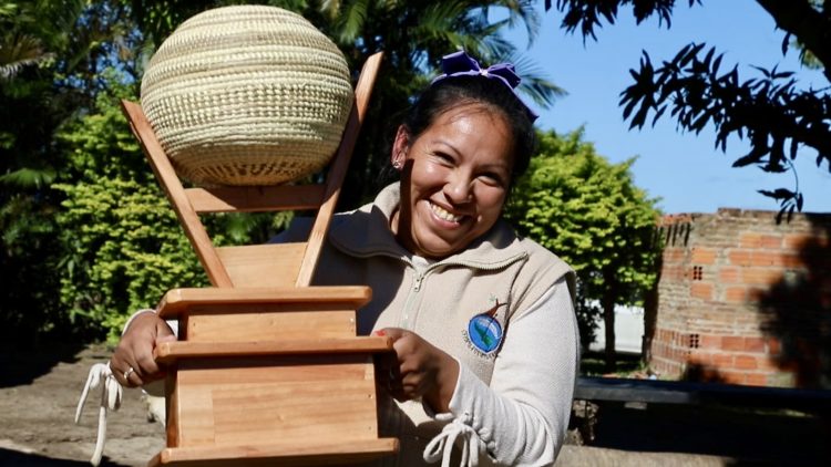 «Tuve la posibilidad de mostrar lo que es parte de nuestra cultura e identidad» dijo la artesana que creo el trofeo Gildo Insfrán