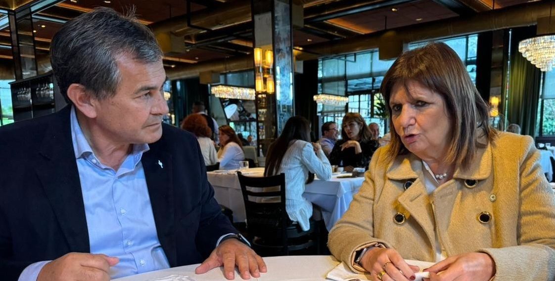 Atilio Basualdo y otra foto que levantará polémica