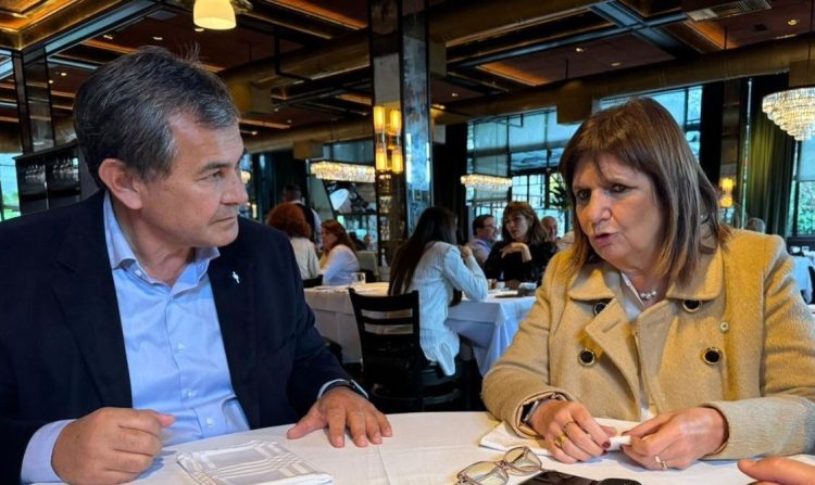 Atilio Basualdo y otra foto que levantará polémica