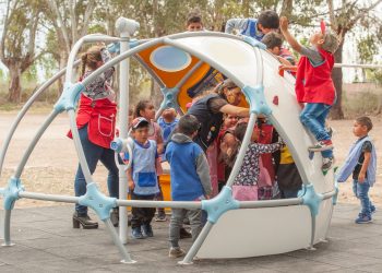 Convocan a escuelas y organizaciones a concurso por la instalación de domos cósmicos educativos