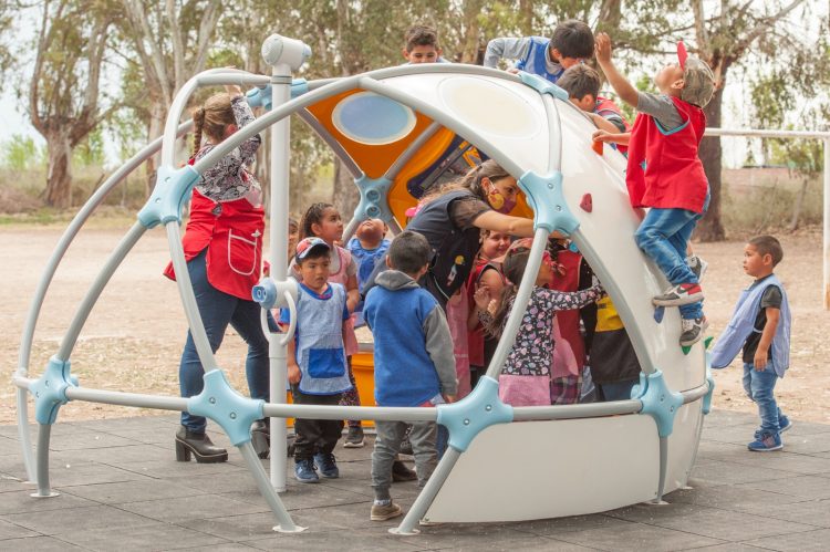 Convocan a escuelas y organizaciones a concurso por la instalación de domos cósmicos educativos