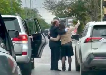 Insfrán tuvo «un bajón de presión, ya está en la residencia, no fue internado», tuvo tiempo para una selfie