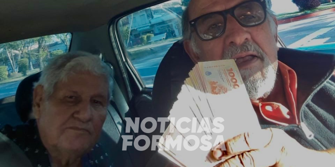 Taxista le devolvió más $40 mil a un jubilado que, confundido, le pagó mal una tarifa