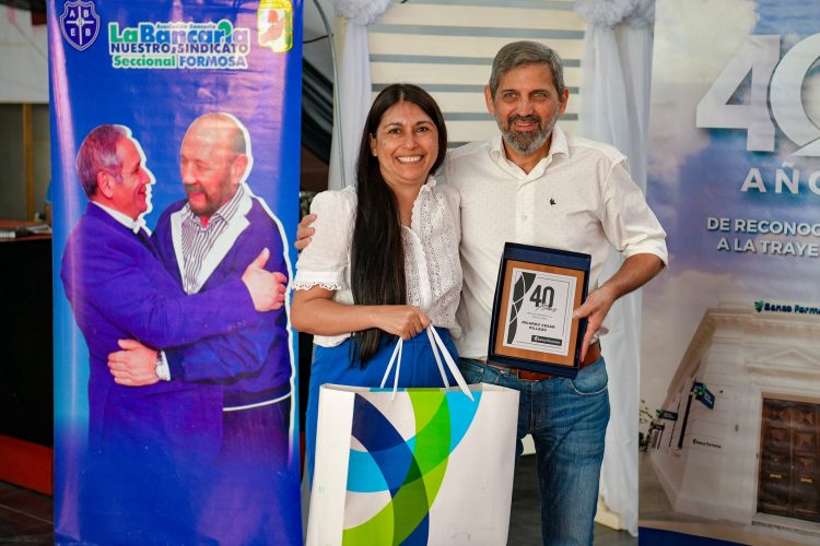 La Bancaria agasajó y distinguió a empleados con 40 años de servicio