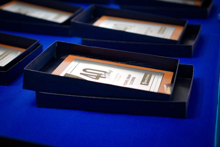 La Bancaria agasajó y distinguió a empleados con 40 años de servicio