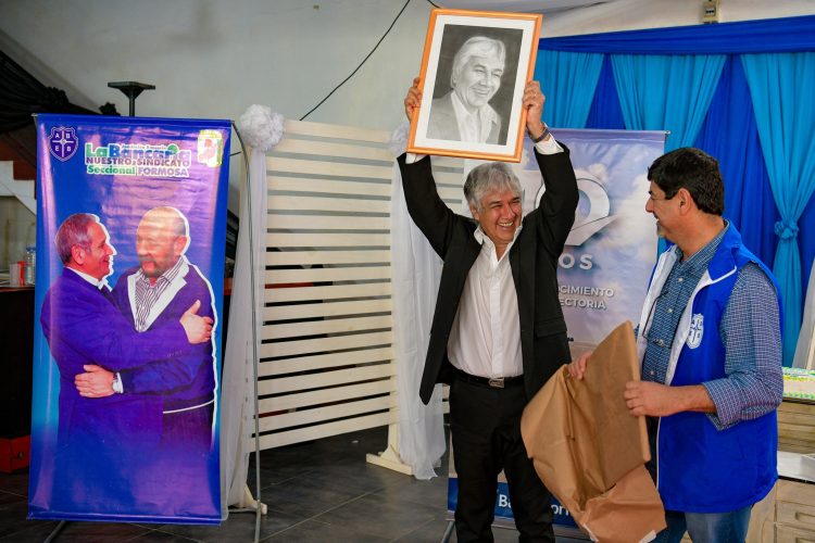 La Bancaria agasajó y distinguió a empleados con 40 años de servicio