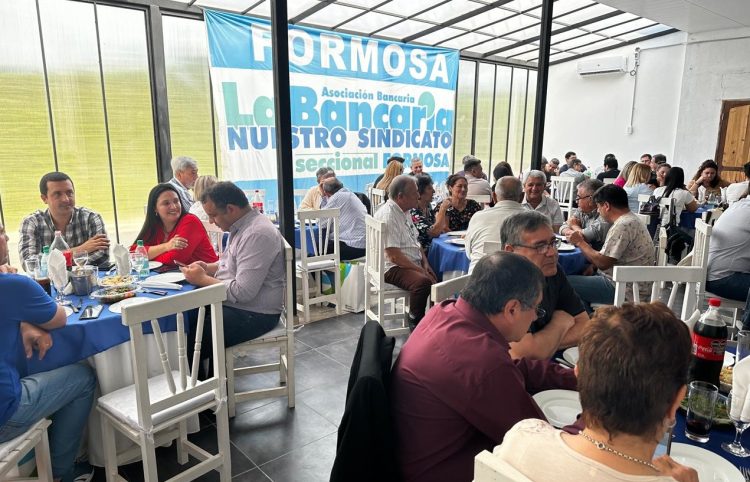 La Bancaria agasajó y distinguió a empleados con 40 años de servicio