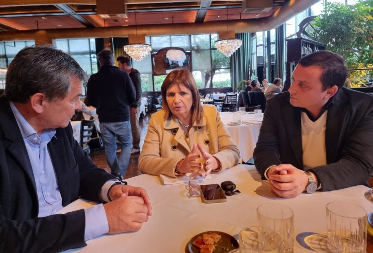 Atilio Basualdo y otra foto que levantará polémica