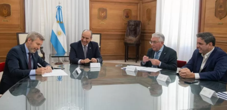 Milei aceptó el reclamo de gobernadores «amigos» y traspasa obra pública a las provincias