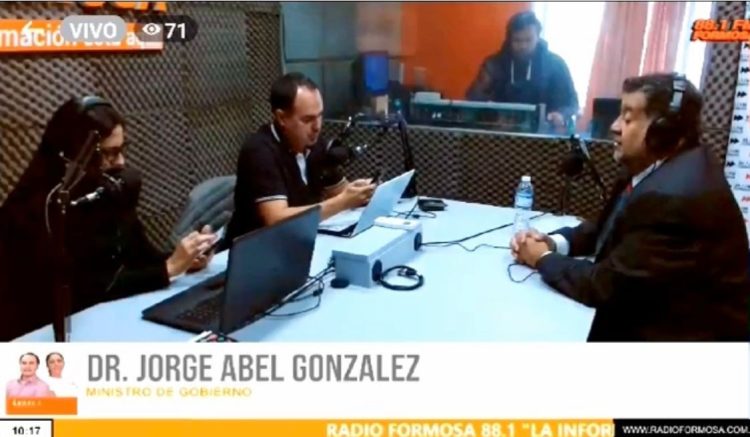 Ministro González aclaró estado de salud de Insfrán. Criticó a las redes y versiones que circularon (video)