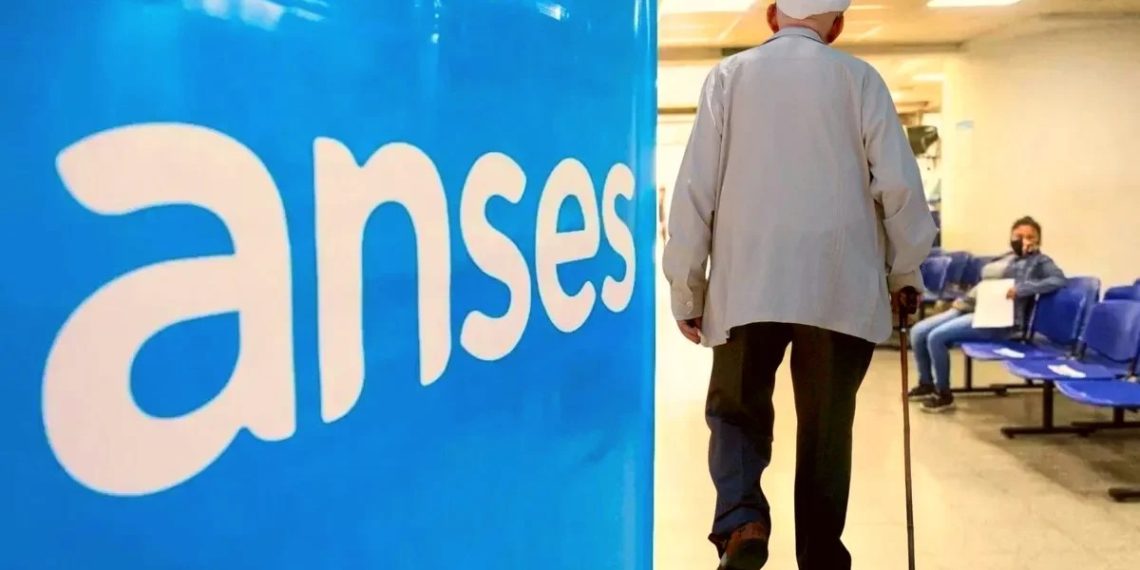 Jubilaciones y pensiones: Anunciaron un bono de 70 mil pesos para las mínimas