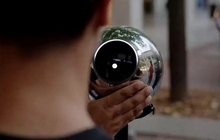 Worldcoin asegura que no hay riesgos en el escaneo del iris