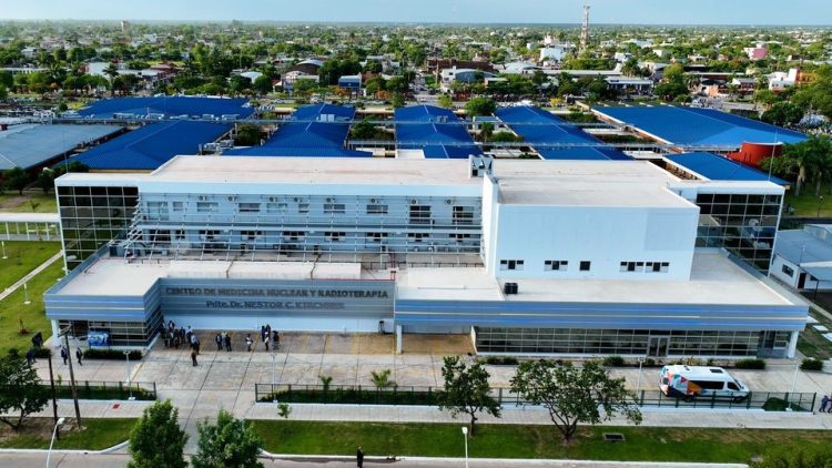 El Gobernador anunció nuevos tratamientos de avanzada contra el cáncer en el Centro de Medicina Nuclear
