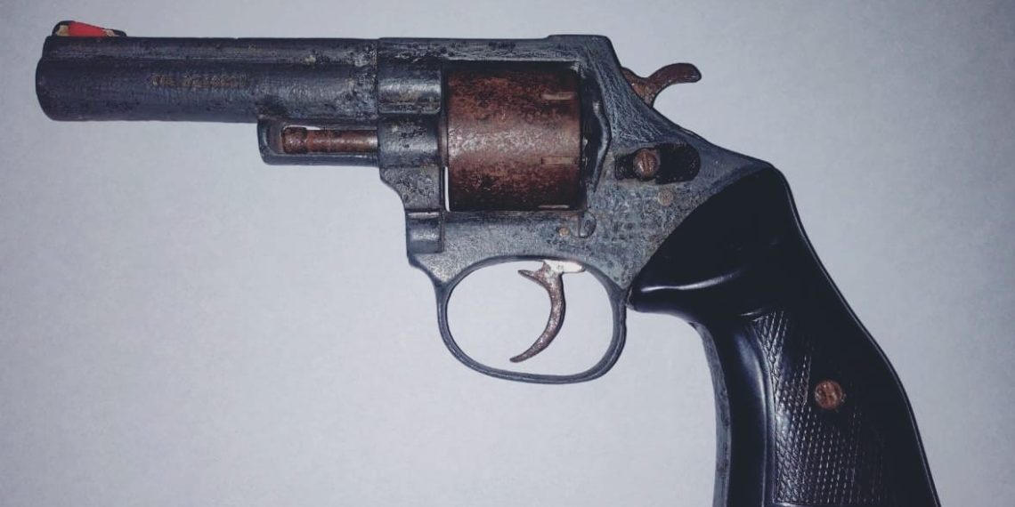 Detuvieron a un hombre por disparar “en el tórax” a otro con un arma de fuego