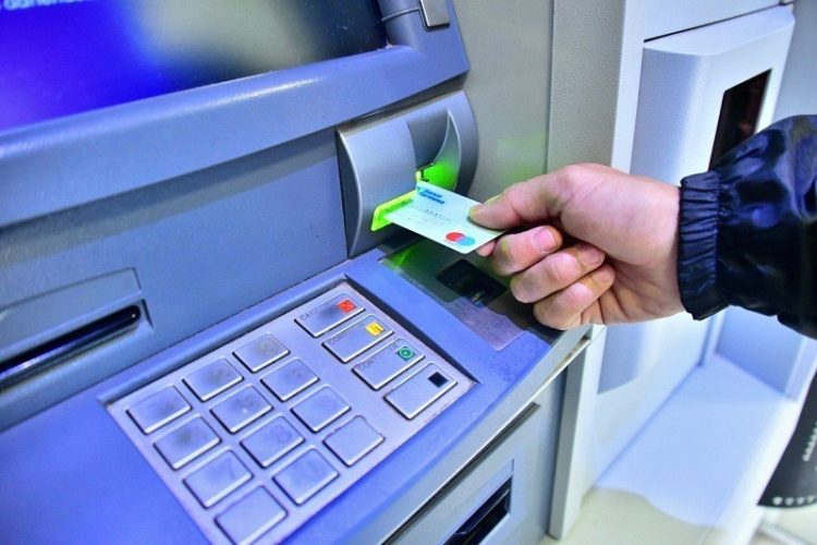 Estatales provinciales: el lunes comienzan a cobrar con $450.000 asegurados “de bolsillo”