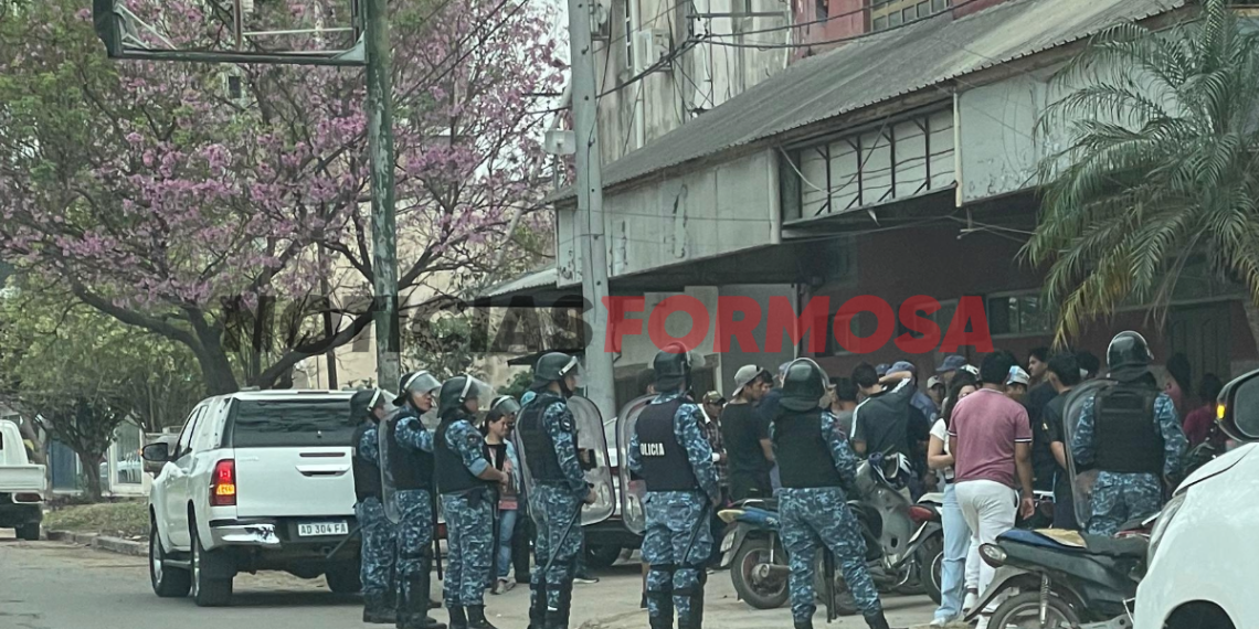 Allanamiento y secuestros en Worldcoin, la empresa que scanea iris y paga con Bitcoins