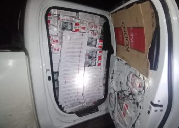 Llevaba contrabando por 50 millones, evadió control policial y escapó dejando una Toyota Hilux abandonada