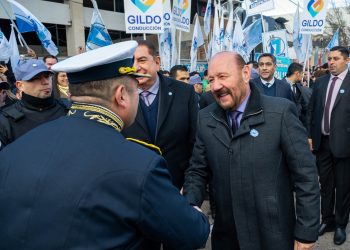 El gobernador Insfrán presidió el acto conmemorativo del Día de la Independencia