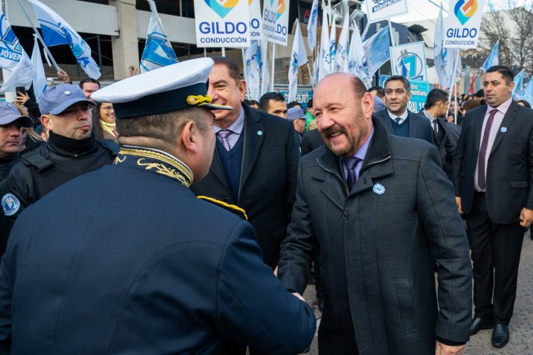 El gobernador Insfrán presidió el acto conmemorativo del Día de la Independencia