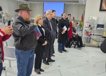 Un día antes de partir, el «Loco» Rossi fue distinguido en Paraguay