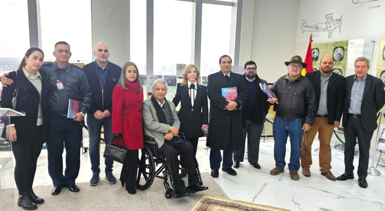 Un día antes de partir, el «Loco» Rossi fue distinguido en Paraguay