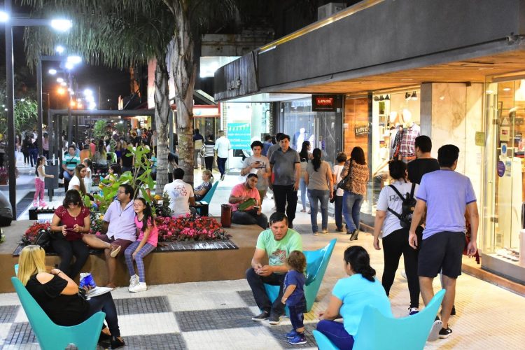 En el primer semestre hubo más aperturas que cierres de negocios en la ciudad