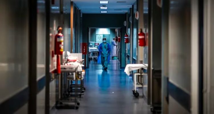 El Ministerio de Salud de la Nación evalúa cobrar la atención a extranjeros en hospitales públicos