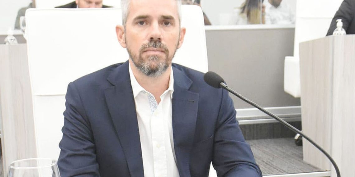 Evans ideó proyecto para beneficiar a comerciantes del perímetro de Estacionamiento Medido
