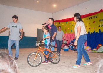 Colorida jornada de festejos para los niños en su día en Ingeniero Juárez
