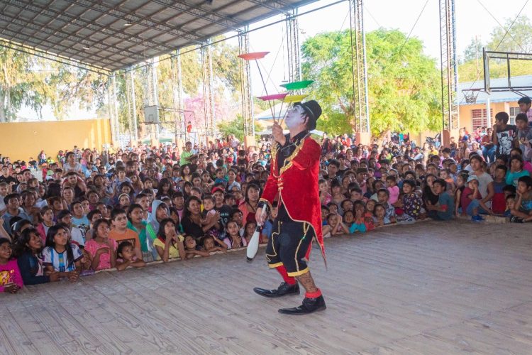 Colorida jornada de festejos para los niños en su día en Ingeniero Juárez