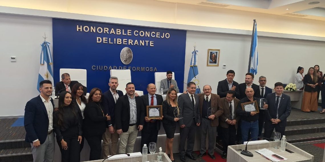 El Concejo Deliberante declaró “Ciudadanos Notables” a los hermanos Rojas Telles, de la histórica peluquería Isidorito