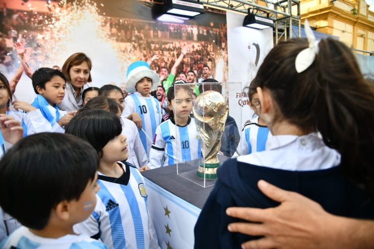 La Copa del Mundo, la de América y el trofeo de la Finalissima están en Formosa en una muestra futbolera de lujo