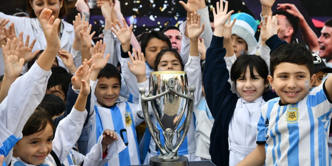 La Copa del Mundo, la de América y el trofeo de la Finalissima están en Formosa en una muestra futbolera de lujo
