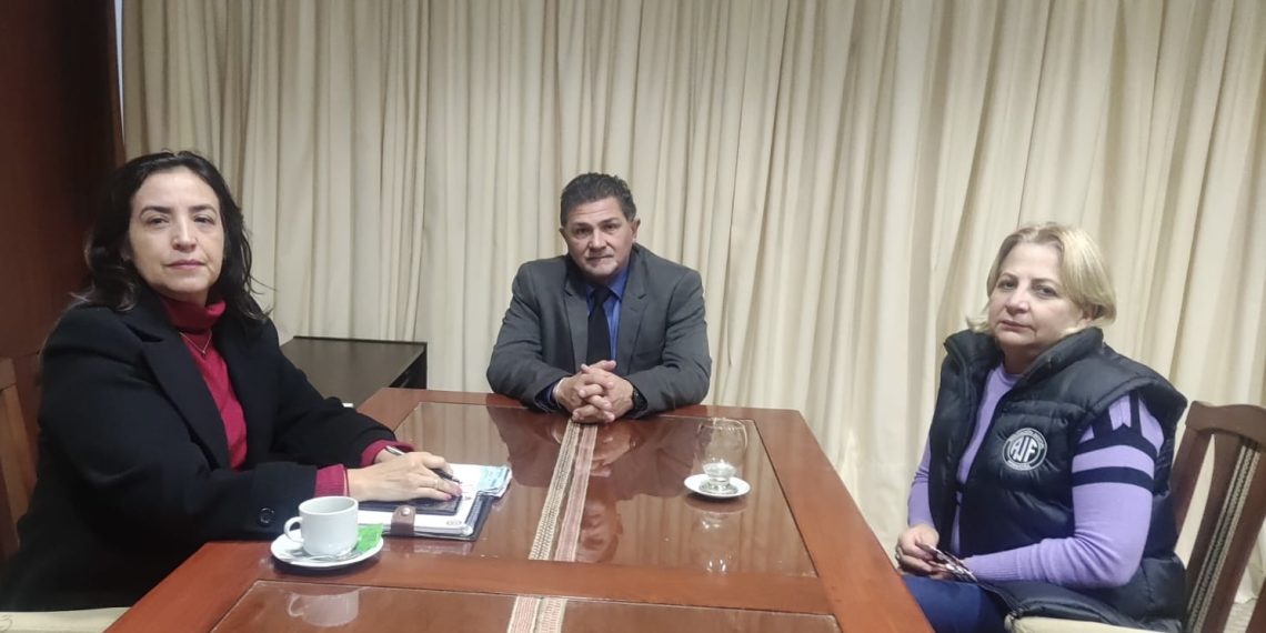 El presidente del Superior Tribunal se reunió con gremios judiciales